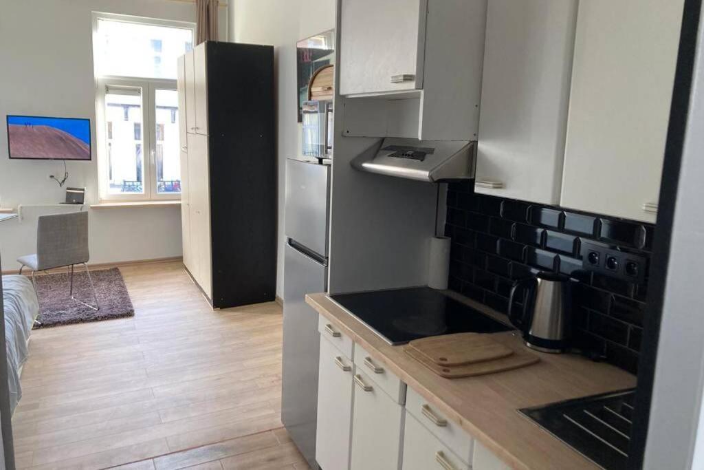 Appartement Magnifique Au 2eme Etage, A Proximite De La Gare Du Midi!