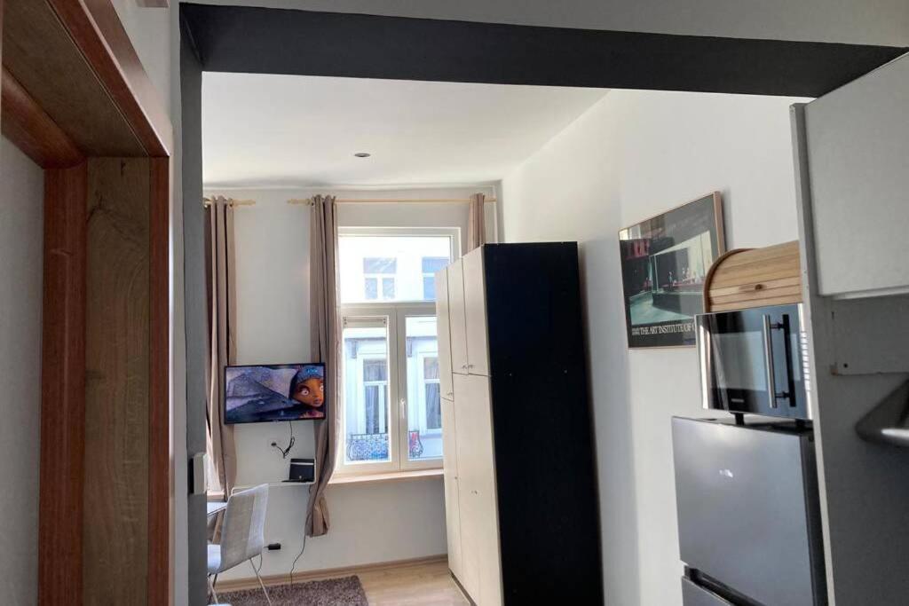 Appartement Magnifique Au 2eme Etage, A Proximite De La Gare Du Midi!
