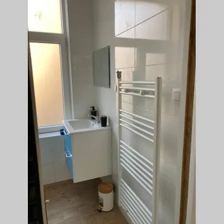 Magnifique Studio au 2ème étage, à proximité de la gare du midi! Bruxelles Extérieur photo