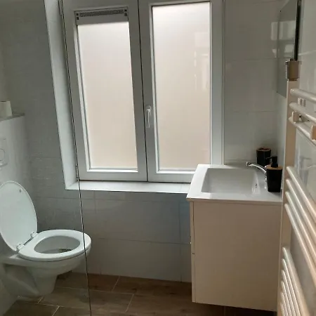 Magnifique Studio au 2ème étage, à proximité de la gare du midi! Bruxelles Extérieur photo