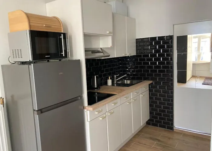Magnifique Studio au 2ème étage, à proximité de la gare du midi!