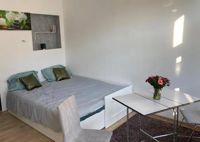 Magnifique Studio au 2ème étage, à proximité de la gare du midi!